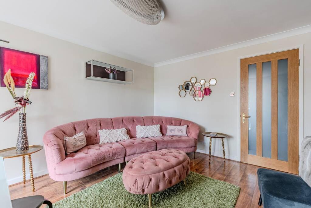 Holiday home Forget-me-not House 3 Bed In Centre - Free Parking *